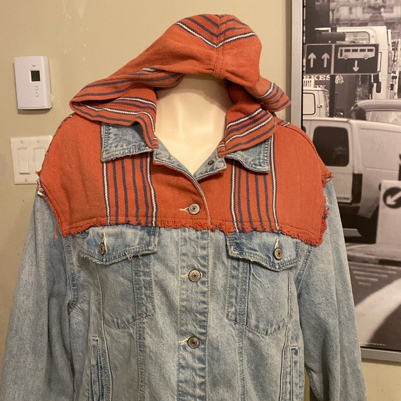 Free Prople Baja  crop denim hooded  jeans jacket size S - Picture 3 of 13